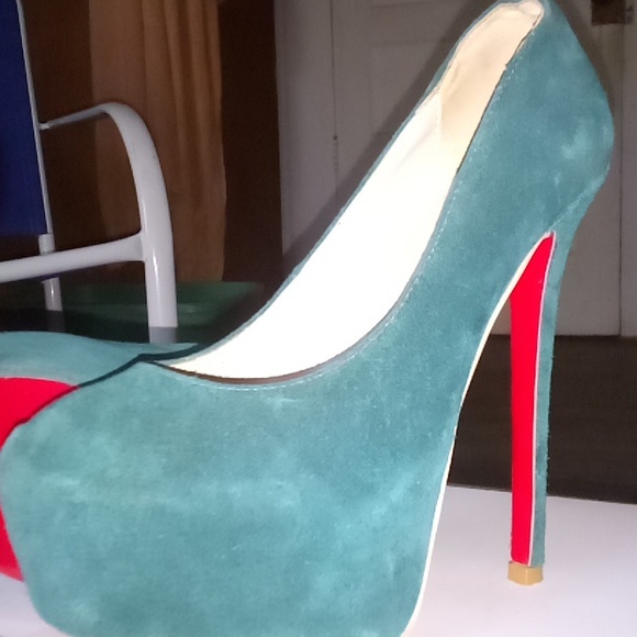 CHRISTIAN louboutin Bianca's inVeau velour lux suede 140mm hidden platform. EU40 - Picture 2 of 3